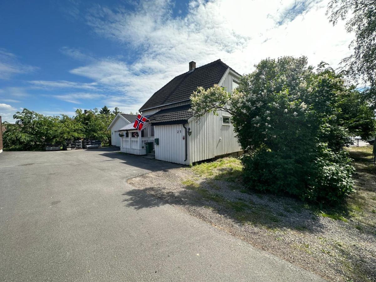 Oslo House, Nedre Kjellerstuvei, First Floor, Twin Room Lillestrom Luaran gambar