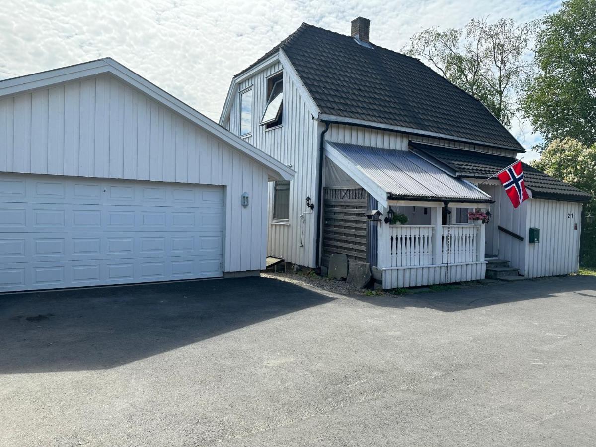 Oslo House, Nedre Kjellerstuvei, First Floor, Twin Room Lillestrom Luaran gambar