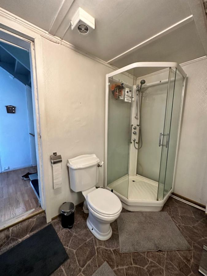 Oslo House, Nedre Kjellerstuvei, First Floor, Twin Room Lillestrom Luaran gambar